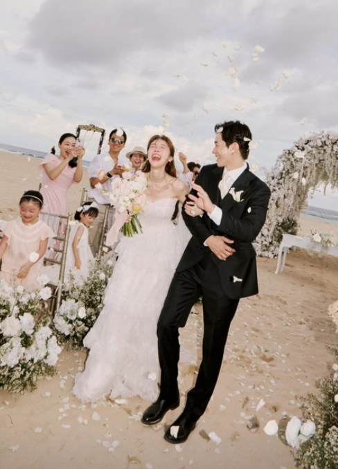 '비밀연애 안 했다'던 온주완♥방민아, 결혼 10개월 만에 결국 커플룩까지 포착됐다는데