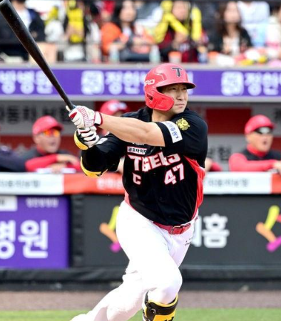 "전설보다 급한 한방" KIA 나성범, 33홈런보다 지금 한 타석이 중요한 이유는? 기록보다 팀이 ....