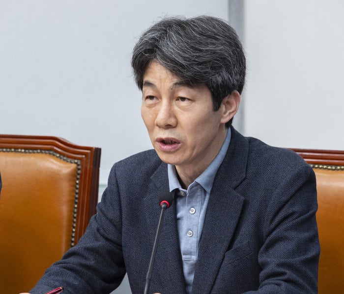 윤건영 이재명 대통령 지지율 경고, 신뢰 철회 단계 언급