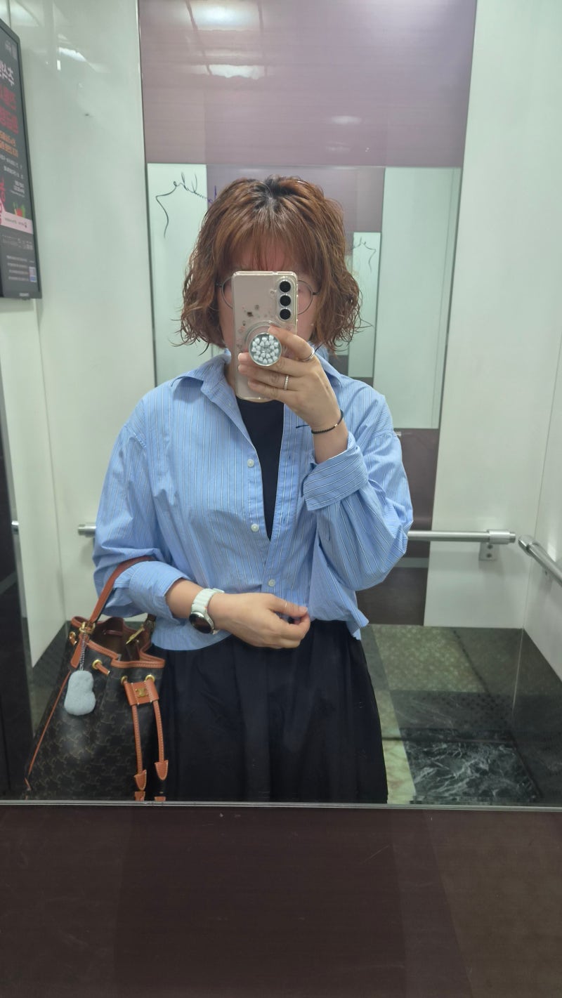 50대 데일리룩 유니클로 민소매 원피스 200% 활용법 팔뚝살 커버 셔츠 & 가디건 레이어드 공식