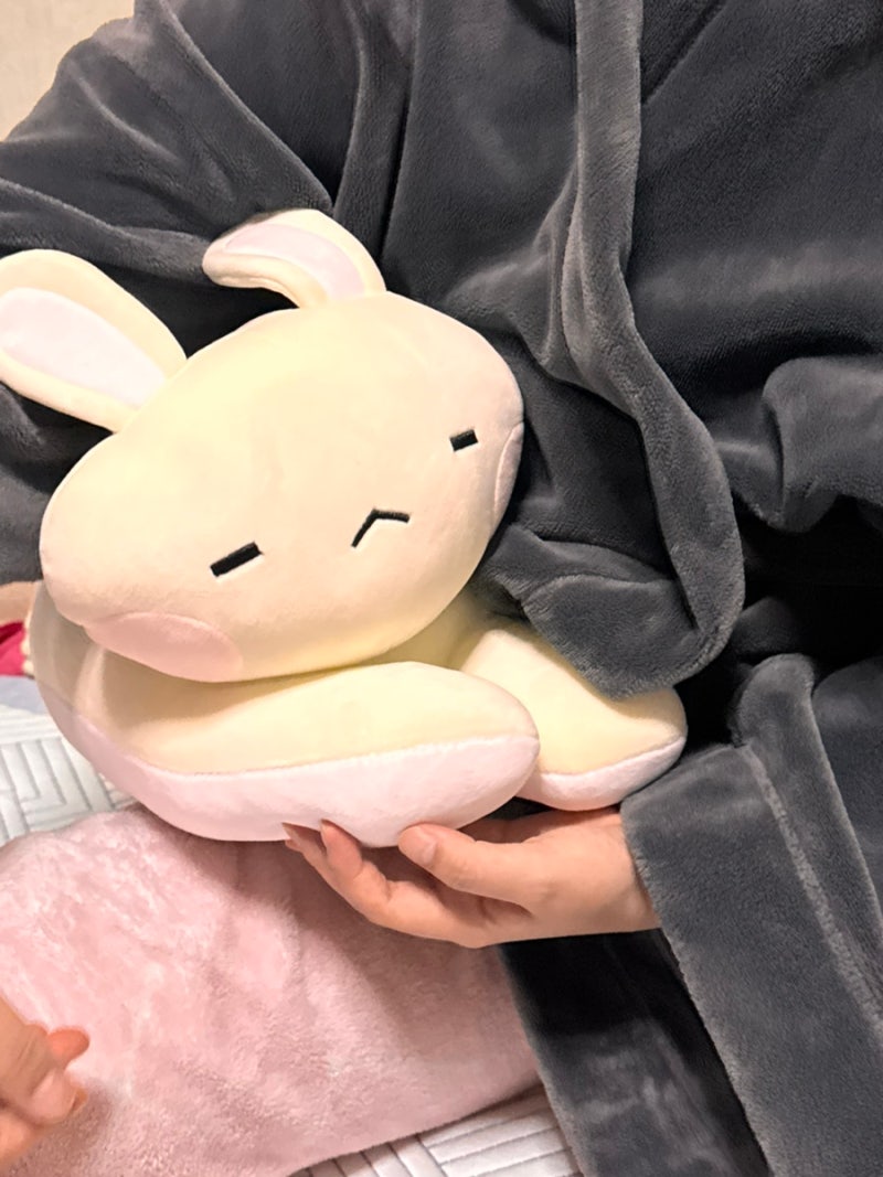 이렇게 귀여운데 안고 자기까지 편해? 토끼 캐릭터바디필로우 후기