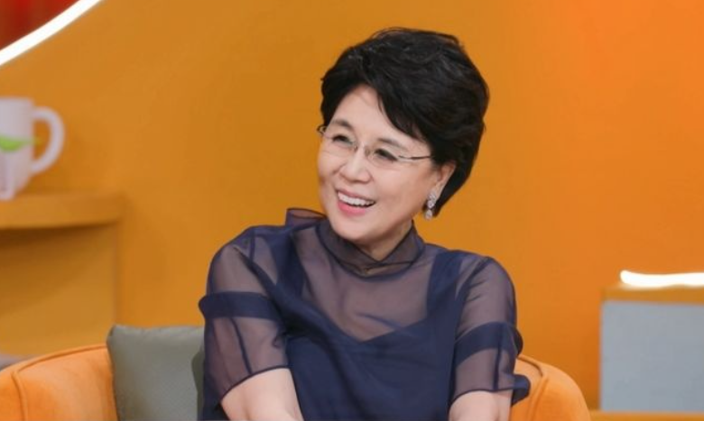 "내가 짝사랑했다" 방송에서 처음 꺼낸 남편과의 러브스토리··· 심수봉, PD 출신 남편 공개