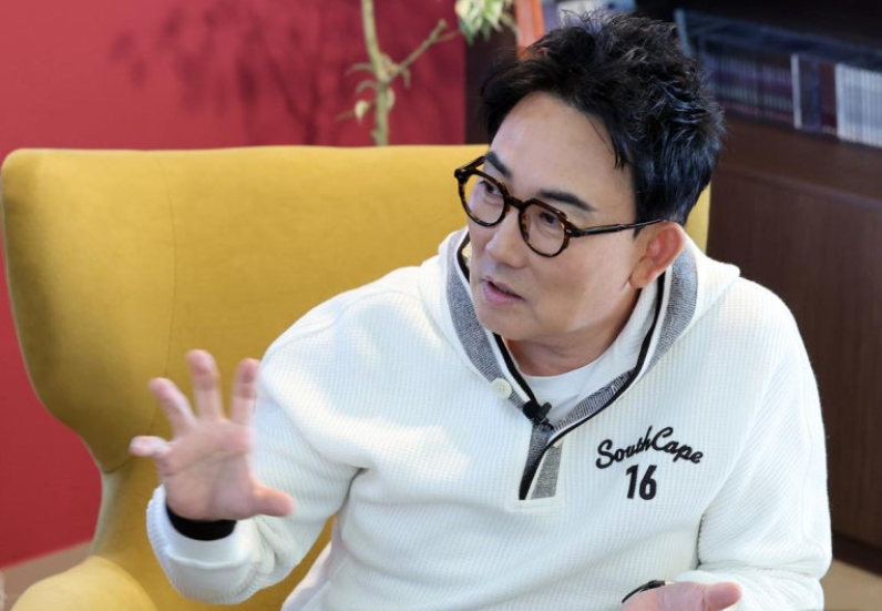 이승철이 벌써 할아버지라니…데뷔 40주년에 태어난 첫 손자