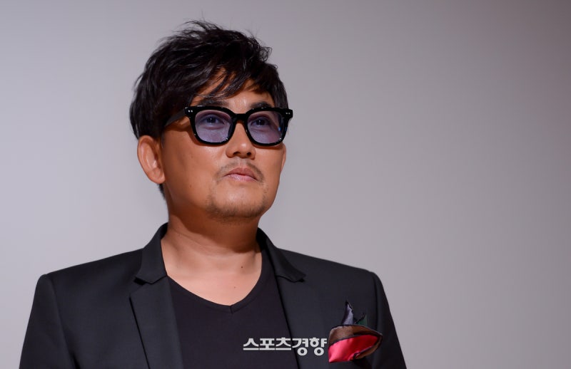 데뷔 40주년에 할아버지, 이승철은 왜 손주 사진에 '인연' 가사를 붙였을까?