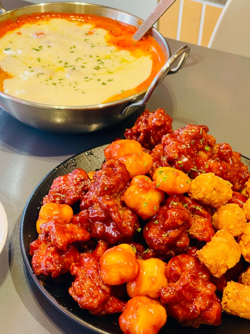 공덕 치킨맛집 천년닭강정 마포점 # 마라로제닭강정 + 치즈 국물떡볶이 찍먹 (네이버 4.92)