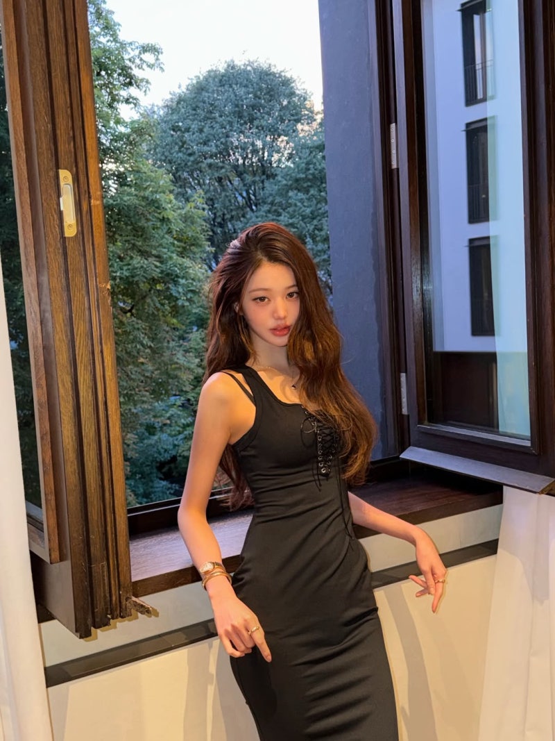 장원영, 블랙 드레스 하나면 충분했다…우아한 실루엣의 정석
