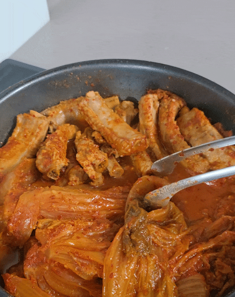 다이어터 입터지게 만든 묵은지 등갈비 김치찜 레시피ㅋㅋ