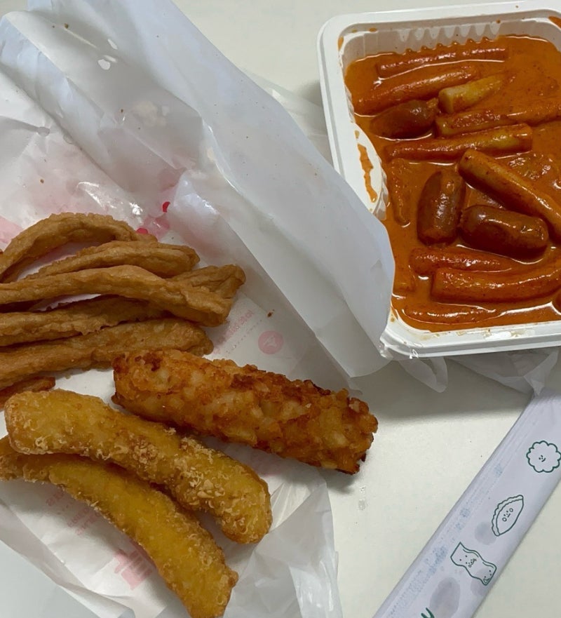 신전떡볶이 로제 순한맛 후기 어묵 비엔나 추가하고 오징어튀김까지 야무지게