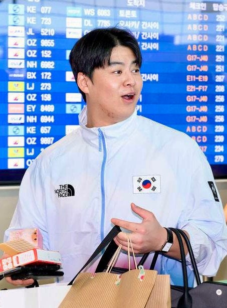 “하필 주장인데…” 노시환 태극기만 거꾸로였다, 대회 시작 전부터 황당 해프닝