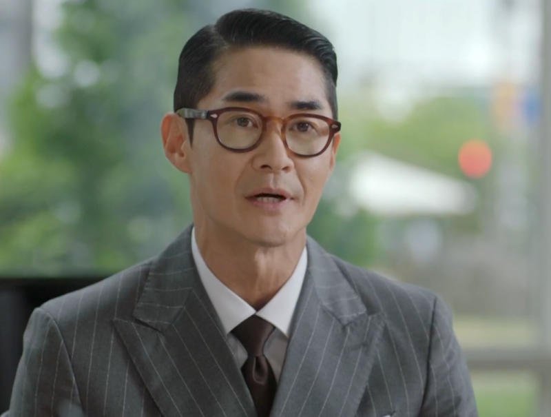 드라마에선 단추 2줄 수트더니.. 시사회엔 노타이로 온 43세 배정남