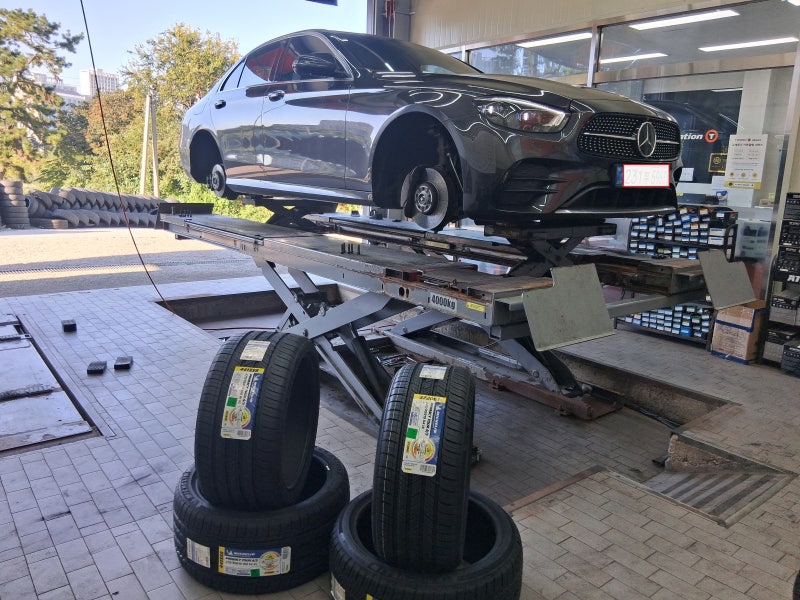 세종 최저가 타이어 밴츠 E클래스 19인치 타이어 - 미쉐린 타이어 프라이머시 투어 AS 245 40 19 2....
