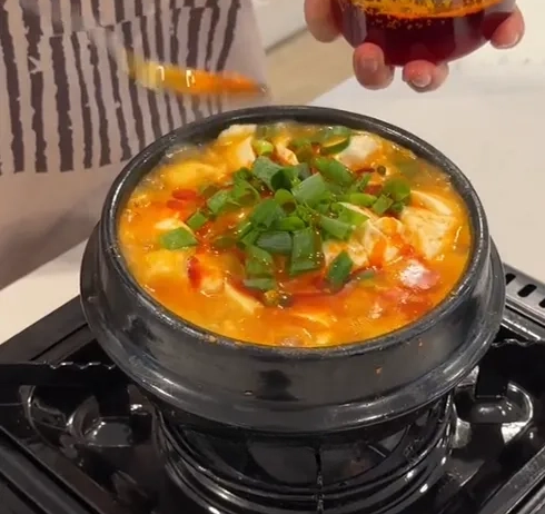 [레시피] 해물순두부찌개, 이거 한 스푼이면 감칠맛 폭발, 30년백반집 황금 레시피