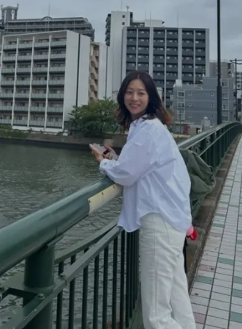 장신영 일본 포착, 강경준과 함께? 한 달 만에 전한 근황…사진에 시선 쏠린 이유