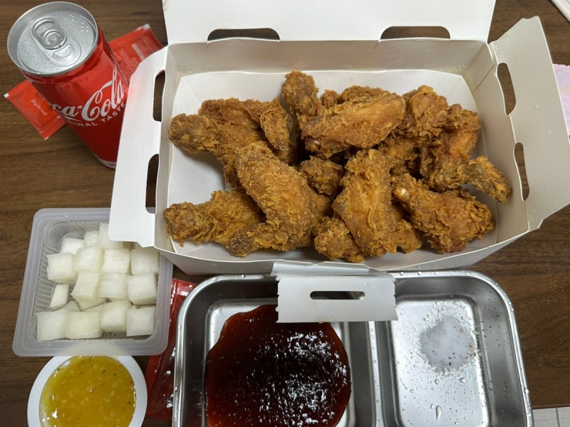 3가지 소스와 함께하는 bhc 핫후라이드 콤보 내돈내산 후기 영양성분 칼로리 강릉 bhc 성덕점