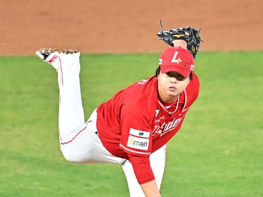선발로 시작했던 김민, 어느새 3년 연속 20홀드 투수가 됐다
