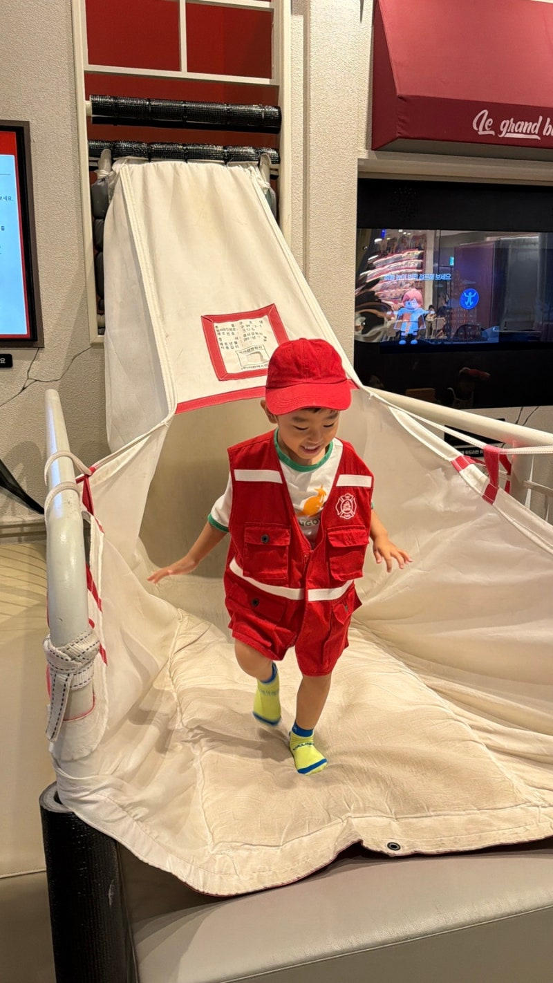 Suji Kids Cafe: Tiny Kids Park at Lotte Mall Suji with a 5-Year-Old!