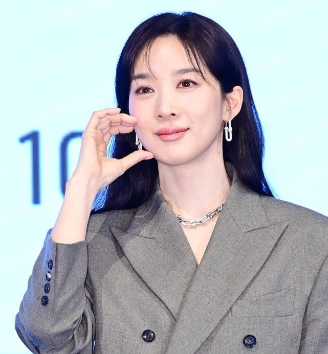 “교통사고 후 허리 상태 악화” 이청아, 결국 차기작 ‘고분고분한 킬러’ 하차 논의