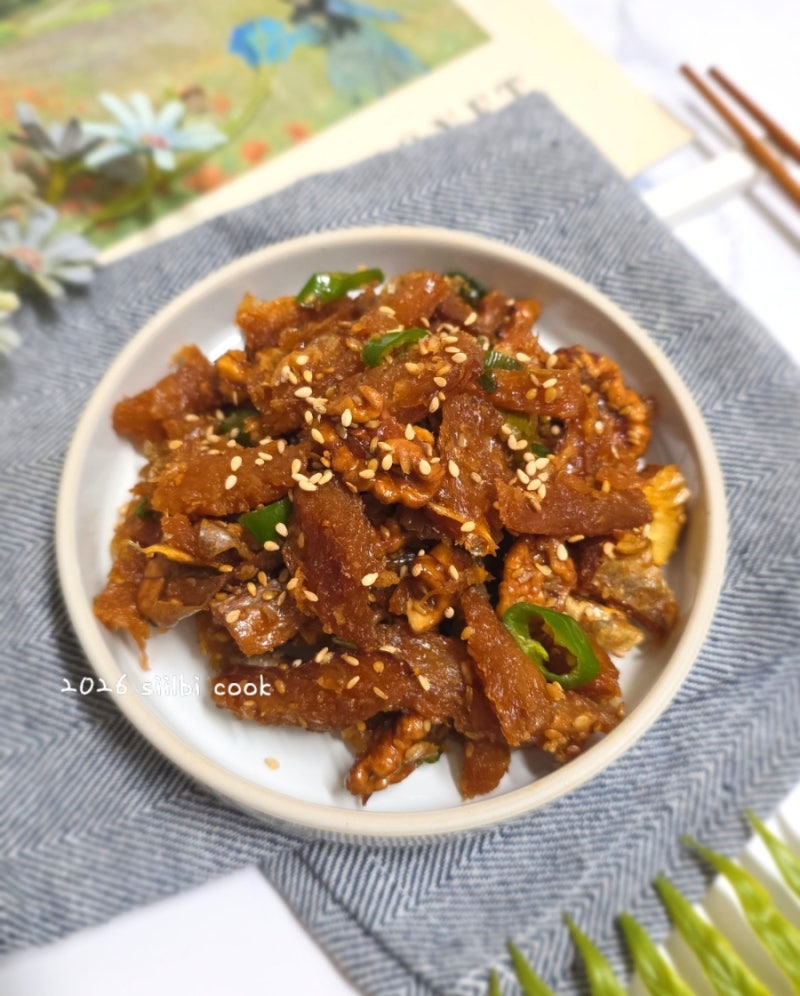 황태채 볶음 레시피 부드럽고 촉촉한 황태채 반찬 황태채 양념 볶음 만드는 법