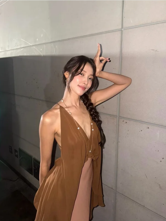 최미나수, 깜짝 놀란 '착시 드레스'…과감한 패션 [DA★]
