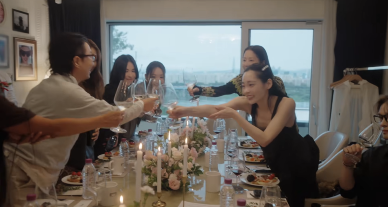 송혜교·고현정·김재중 총출동… 엄정화, 연말 시상식 방불케 한 ‘역대급 파티’