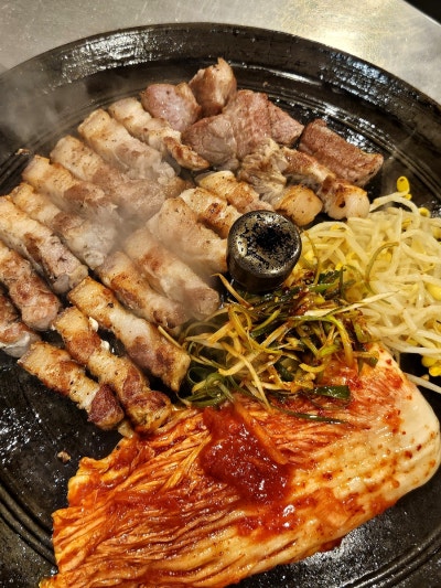 안양역고기집 직접 구워주는 솥뚜껑 삼겹살 댕리단길 맛집 목구멍 안양점