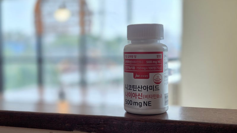 삼진제약 나이아신 500mg 후기, 한 달째 직장에서 매일 챙겨 먹는 비타민B3