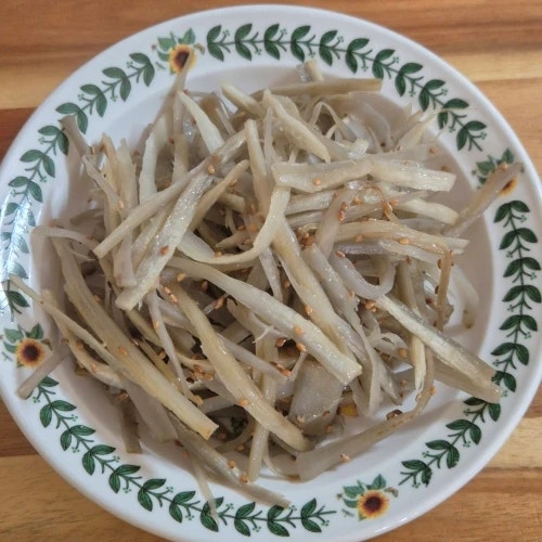 쫀득하고 부드러운 우엉볶음 황금레시피! 찌고 두들기는 한 끗 차이