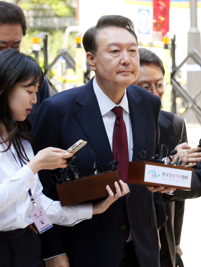 징역 5년 구형받은 윤석열, 법원 판단은 결국 무죄였다