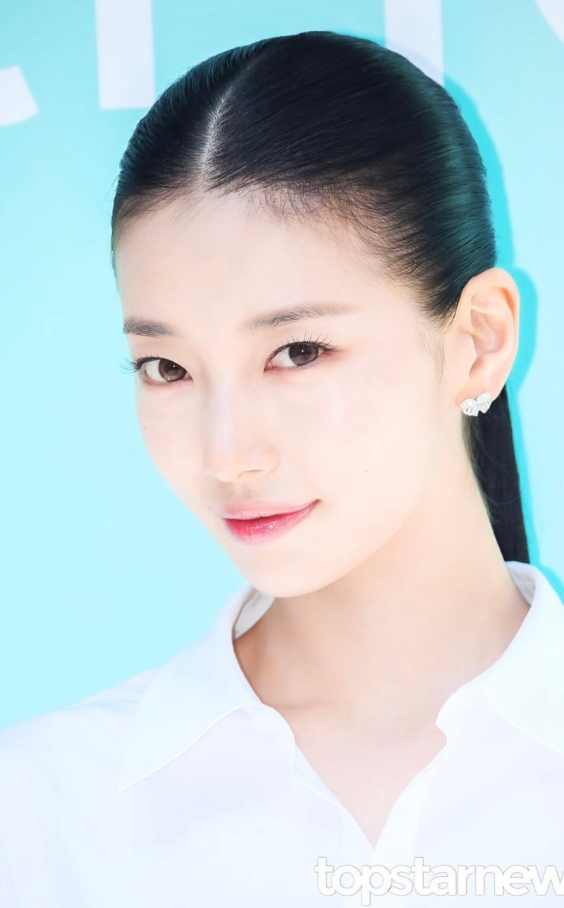 두상까지 완벽한 수지, 아누아 팝업 착장 셀린느에 그라프까지!