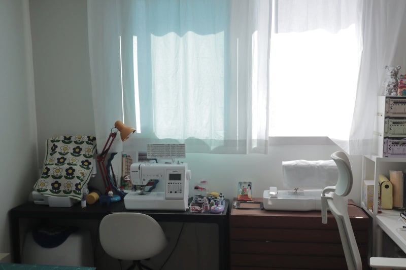 작은방 인테리어 깔끔한 화이트 커튼 달기