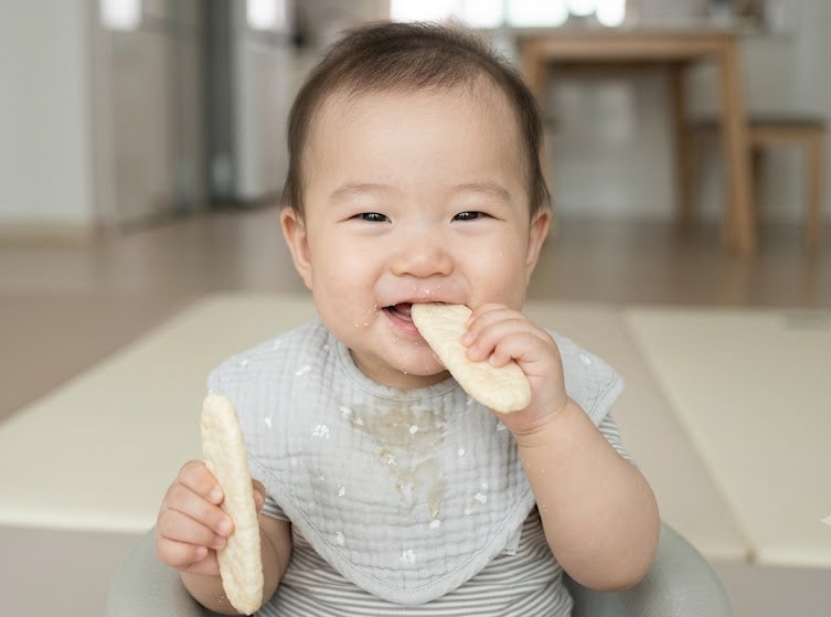 [ 아기 첫 간식] 떡뻥 시작 시기 & 실패 없는 사과·배 과일 퓨레 만드는 법 완벽 가이드