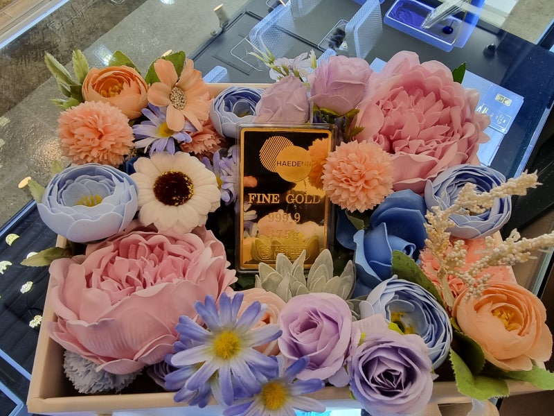 위례 은수저고가매입 종로직영금거래소 위례본점에서 금감사패 제작 상담