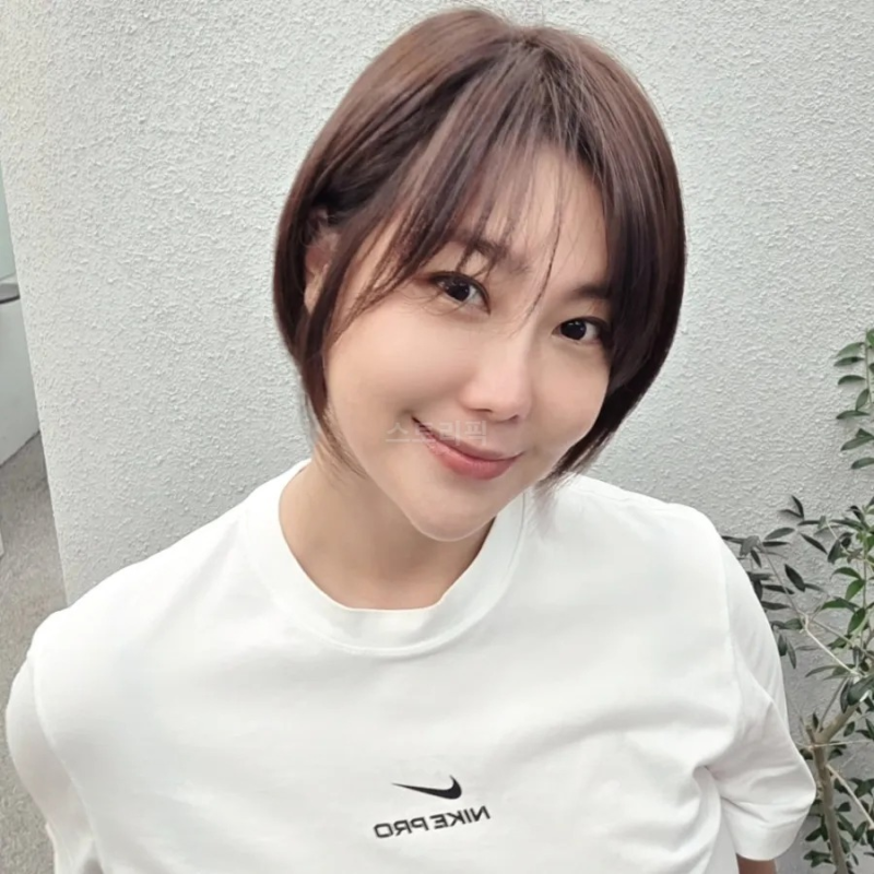 머리 자르고 나온 날.. 턱선 단발로 바꾼 솔비 근황