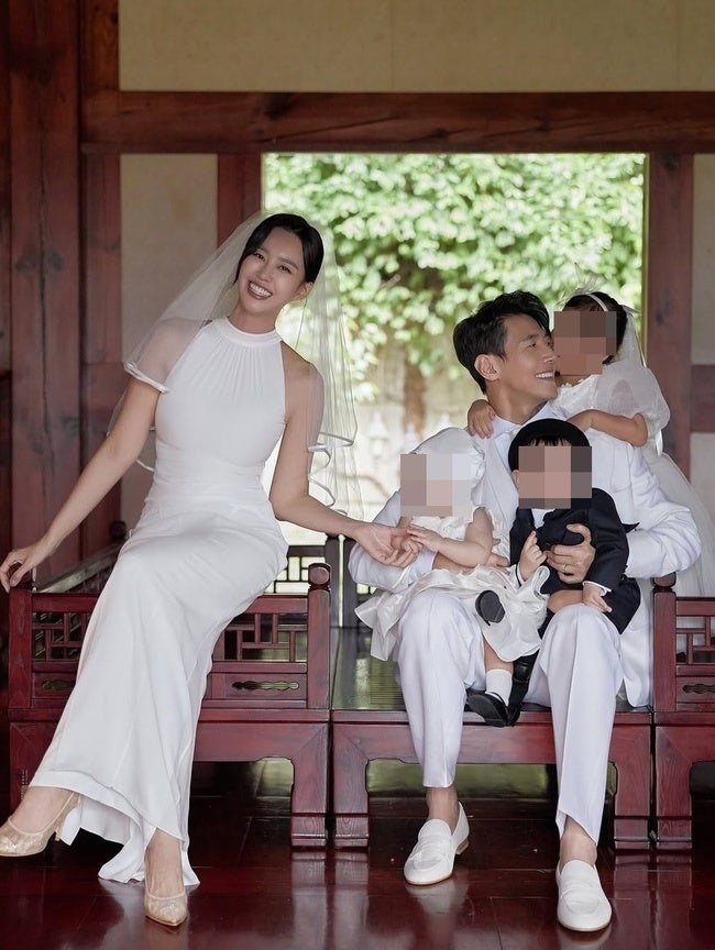 지소연♥송재희, 쌍둥이 돌사진, 훌쩍 자란 아이들과 5인 완전체 촬영 직접 공개