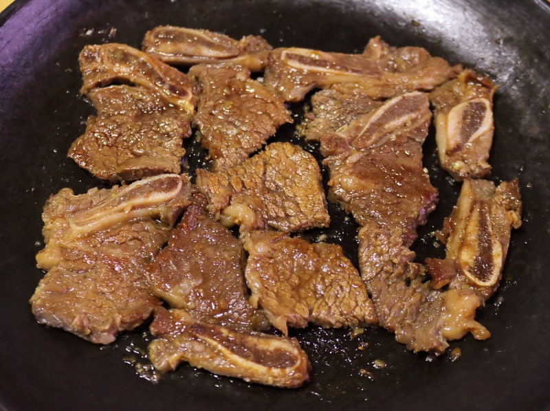 생LA갈비 핏물 안 빼고 재면 질겨진다는데, 소LA갈비랑 재는 순서가 다르대요