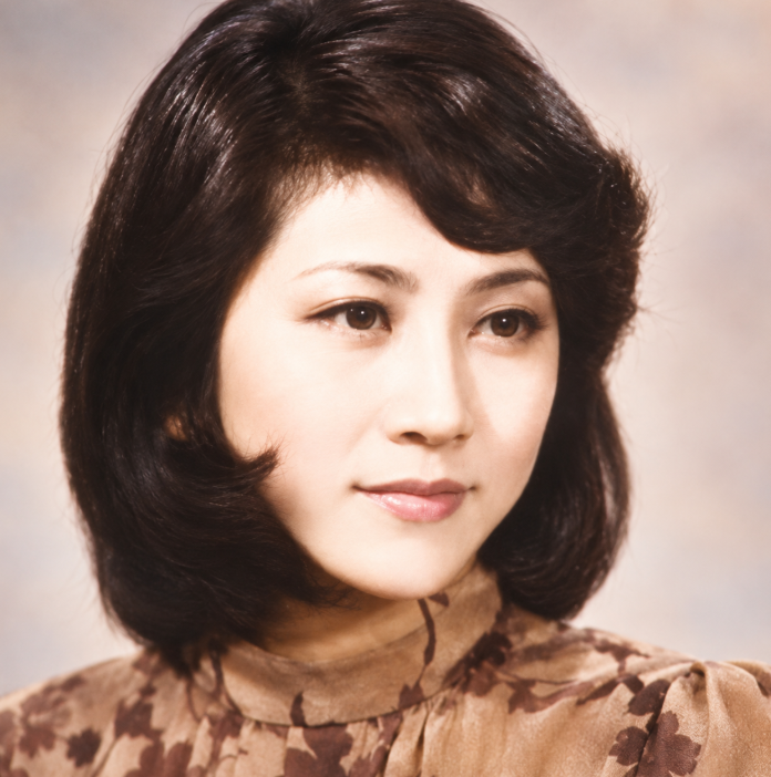 “25년을 같이 살았는데 혼인신고는 안 했다…” 정경호 아버지와 재혼하지 않은 여배우