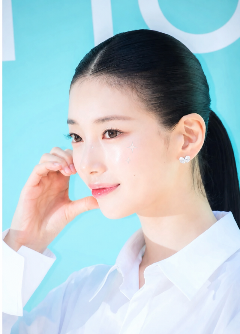 수지 메이크업 유난히 광났던 꿀광피부, 아누아 성수 팝업