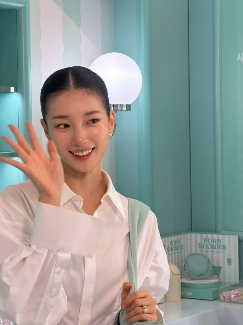 수지 올백 스타일링에 셔츠드레스 가 465만원? 수지의 차기작 ‘현혹’·‘하렘의 남자들’까....