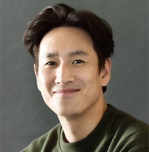 故 이선균 수사 정보 유출 검찰 수사관 징역형 선고…법원 "국가기관 신뢰 훼손" 충격 판결