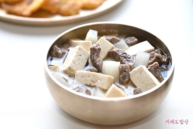 추석명절음식, 푹 끓여야 맛있는 제사 소고기탕국 끓이는법