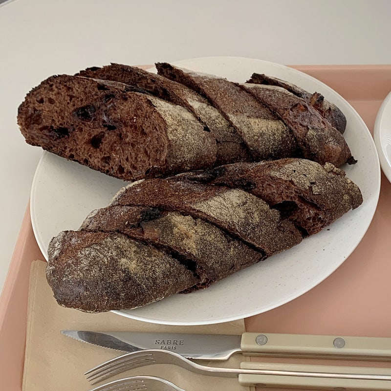 제주 서쪽 카페 꼬떼웨스트 한경면 베이커리 맛집 초코바게트