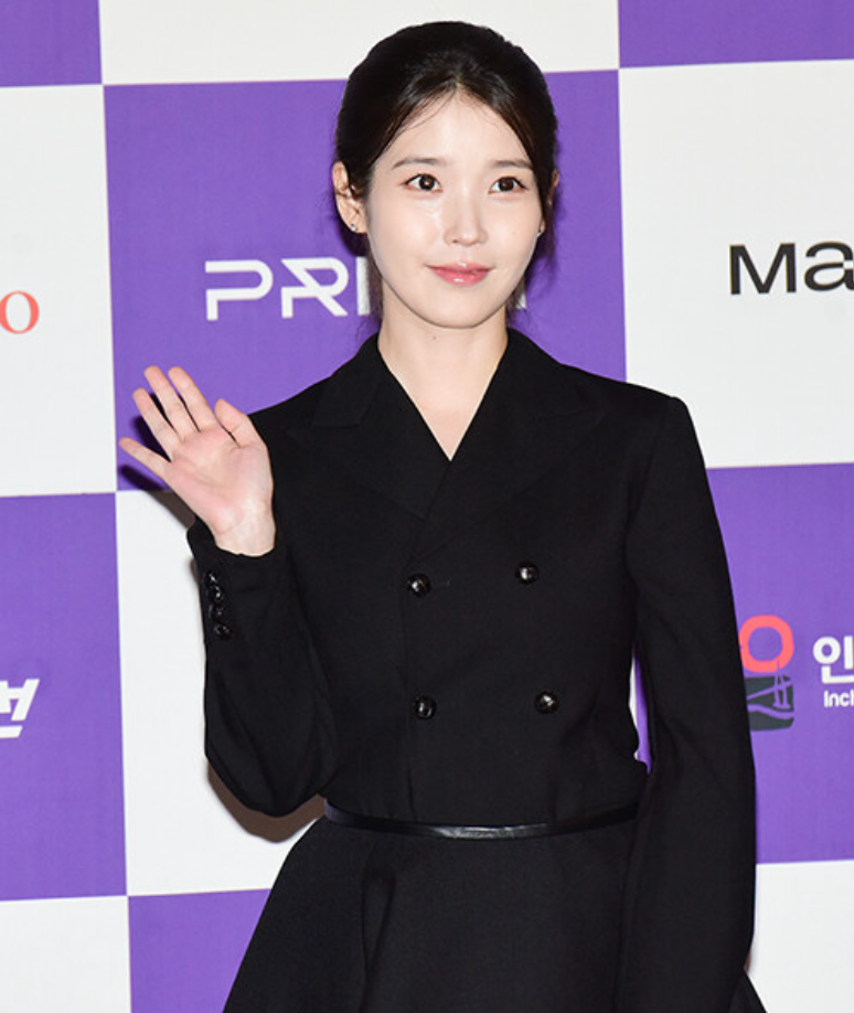 아이유, 데뷔 18주년 맞아 2억원 기부…올해만 6억 넘겼다