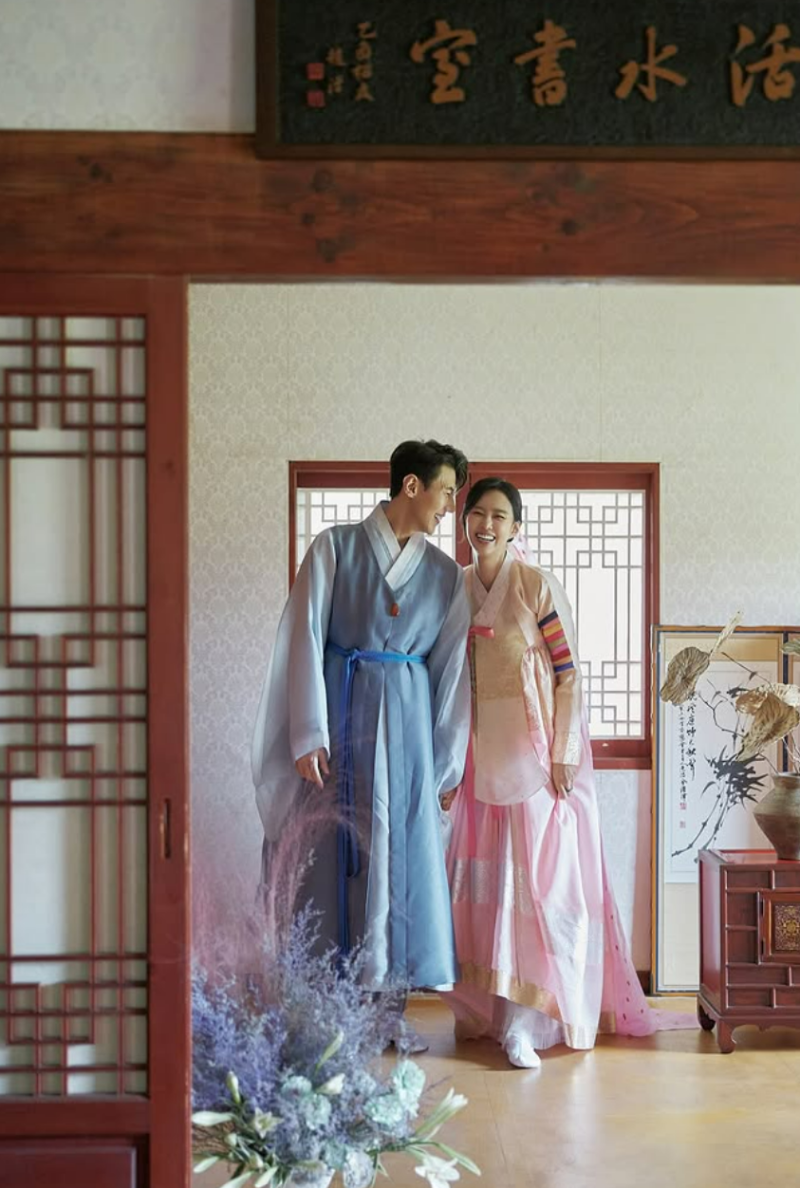 육아 중 쓰러졌던 지소연, 건강 되찾고 쌍둥이 돌사진 촬영