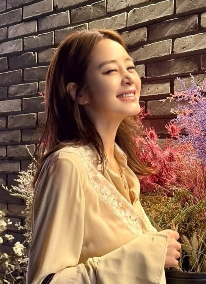 김혜수 프로필 나이 키 학력 데뷔 대표작 연애 최근 근황 총정리