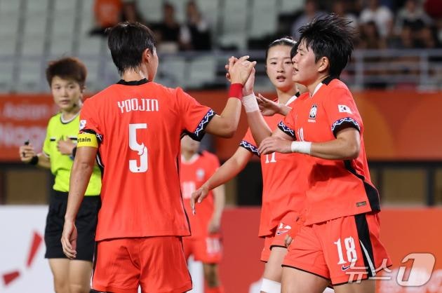 맹폭 퍼부은 여자축구 대표팀, 방글라데시 6-0 대파… 북한과 조 1위 놓고 격돌