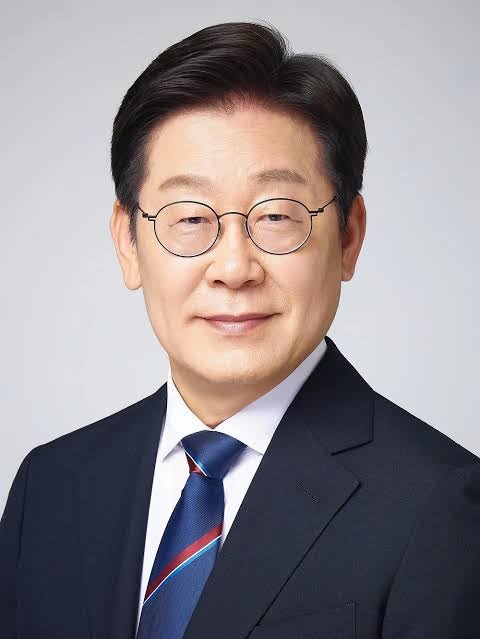 이재명 대통령 기자회견 - 지지율, 공소취소, 검찰개혁, 부동산, 당개입 그리고 뉴이재명