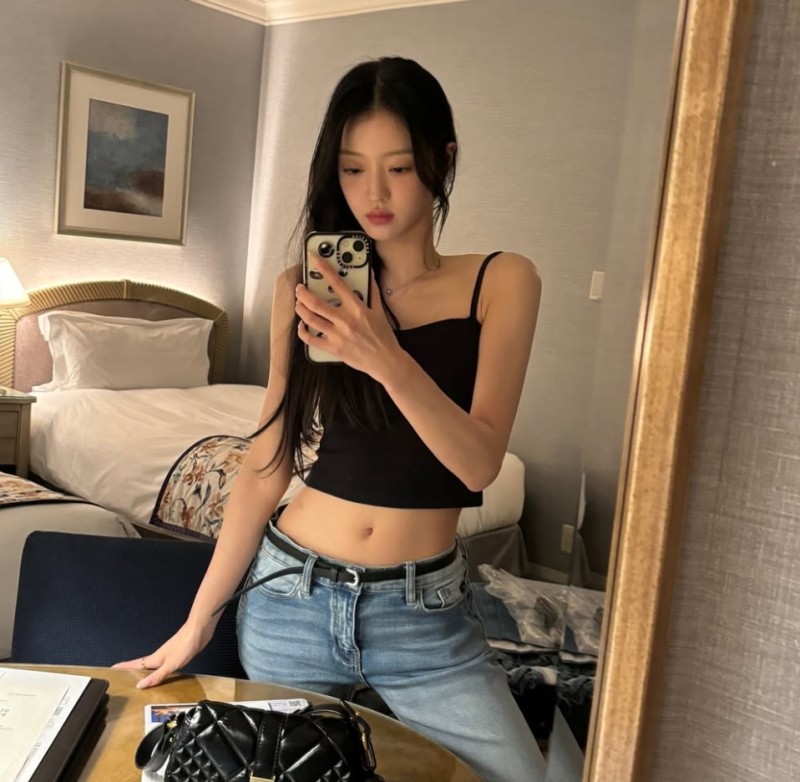 "원래 165cm 이상인 줄 알았는데" 혼자 찍은 전신샷 보다가 159.2cm 실제 키 밝혀져 난리 난 데뷔 ....