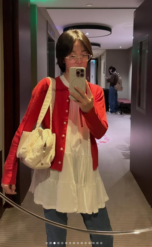 “에르메스 들던 송혜교가 9만원대 가방을?” 깔별로 샀다는 데일리백 정체