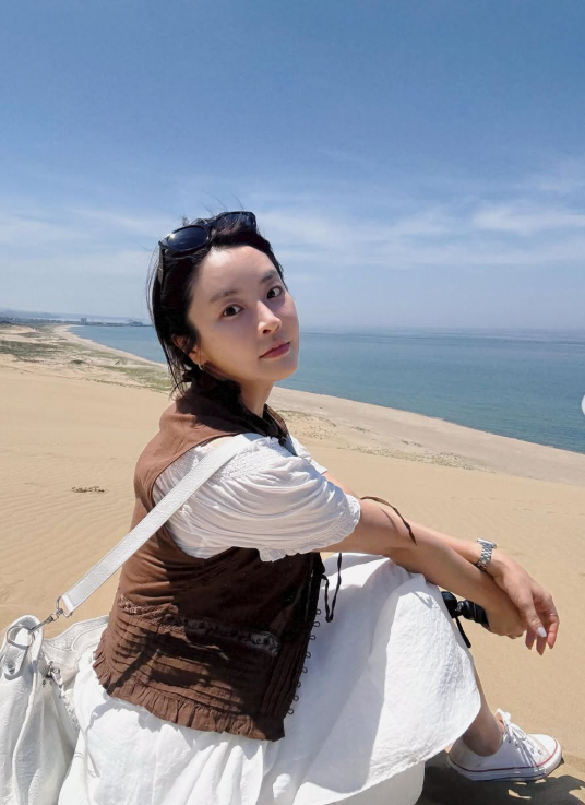 “강타와 6년째 공개 연애” 정유미 프로필 나이 키 학력 데뷔 결혼 강타 열애 근황 총정리