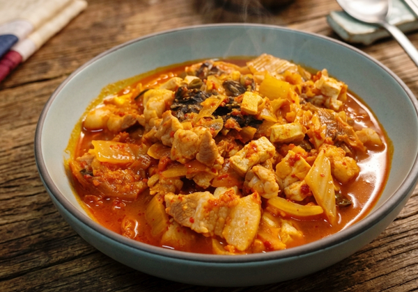 김치 짜글이 레시피. 밥이 동나야 멈추게 됩니다!
